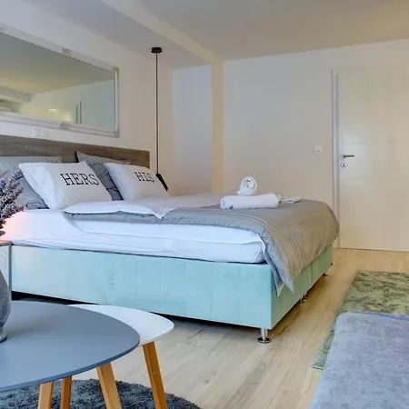 Emerald Apartment